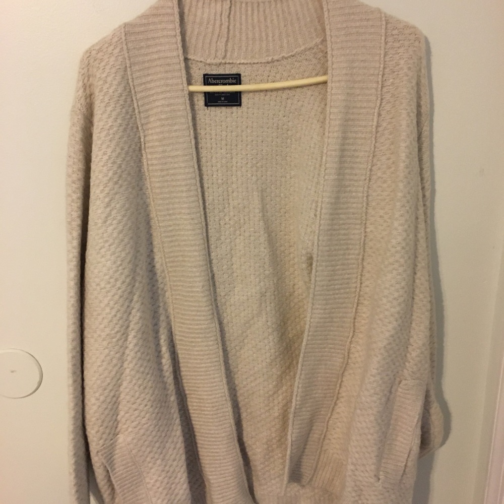 Women’s Abercrombie and Fitch Cream Cardigan